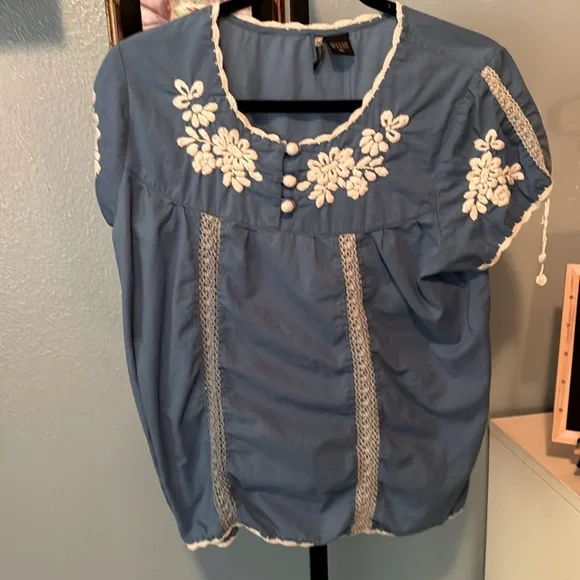 VTG Passport Embroidered Top - Picture 1 of 1